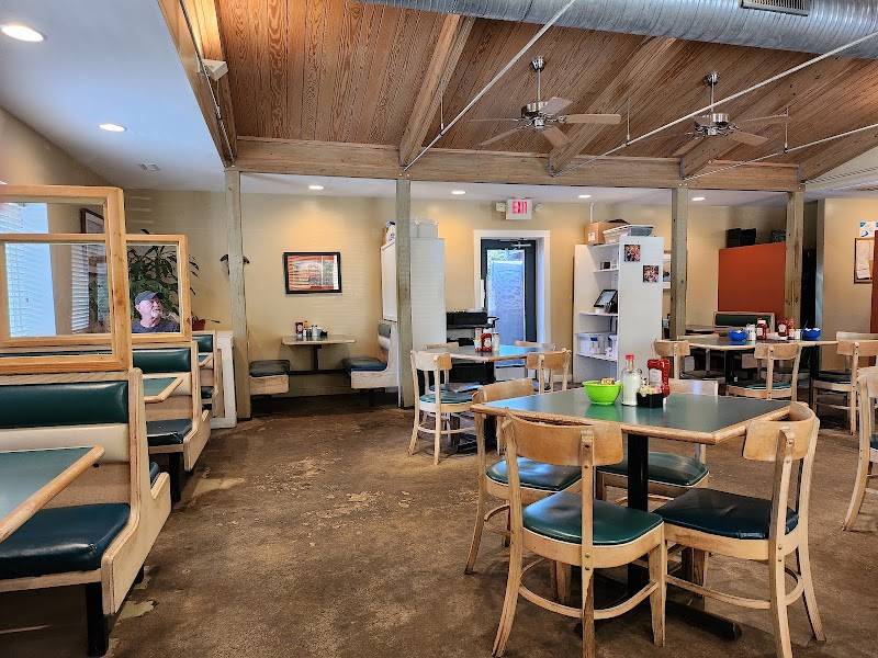 Local's Family Diner