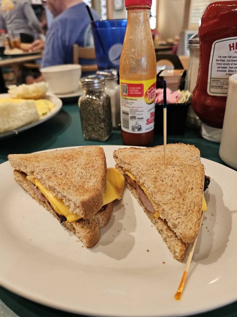 Local's Family Diner